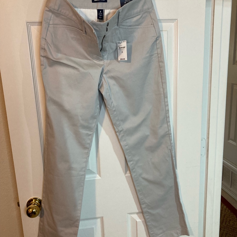 LANDS END MID RISE STRAIGHT LEG-SIZE 4 Color-Grey Mist